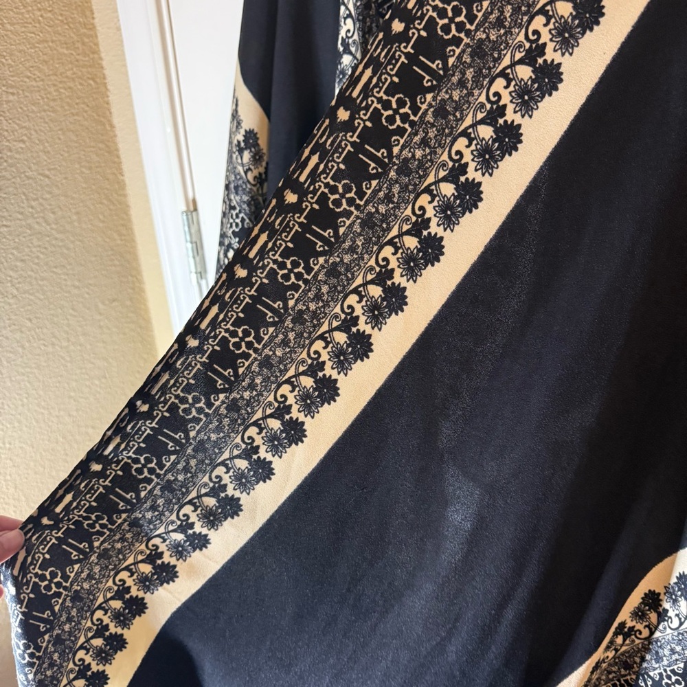 Lily Star Boho Kimono - Picture 3 of 4